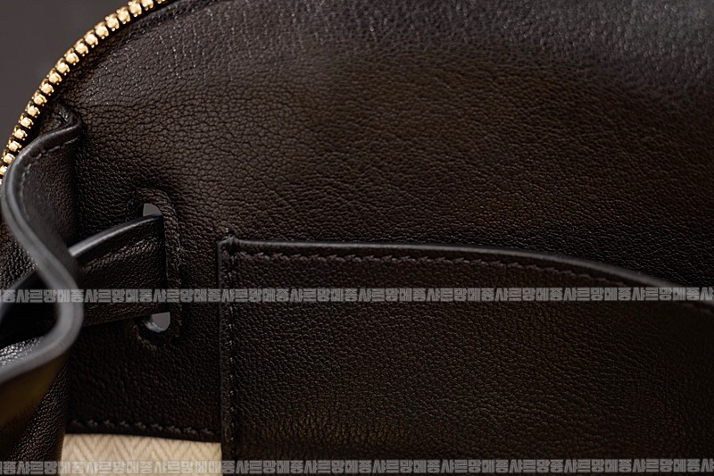 미우미우아방뛰르나파가죽백  20260316-125304-014루.jpg