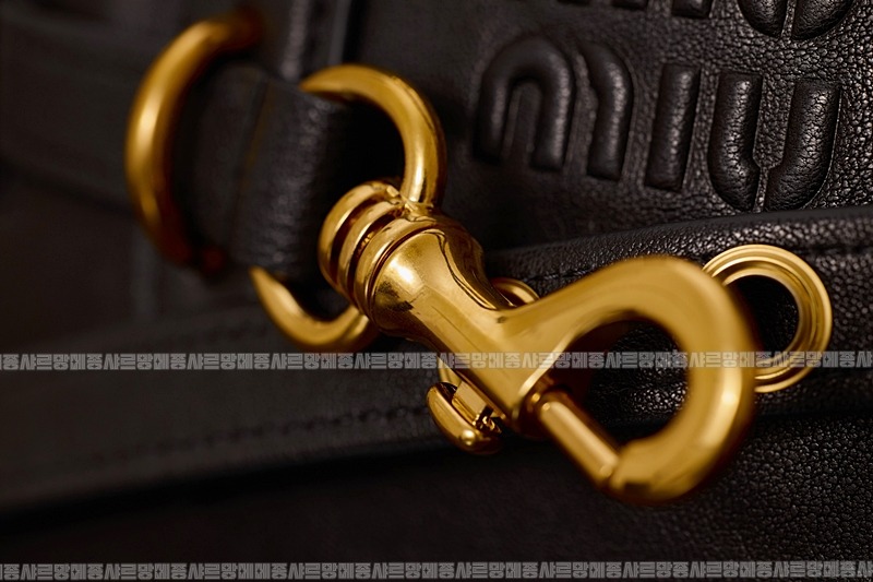 미우미우아방뛰르나파가죽백  20260316-125304-016루.jpg