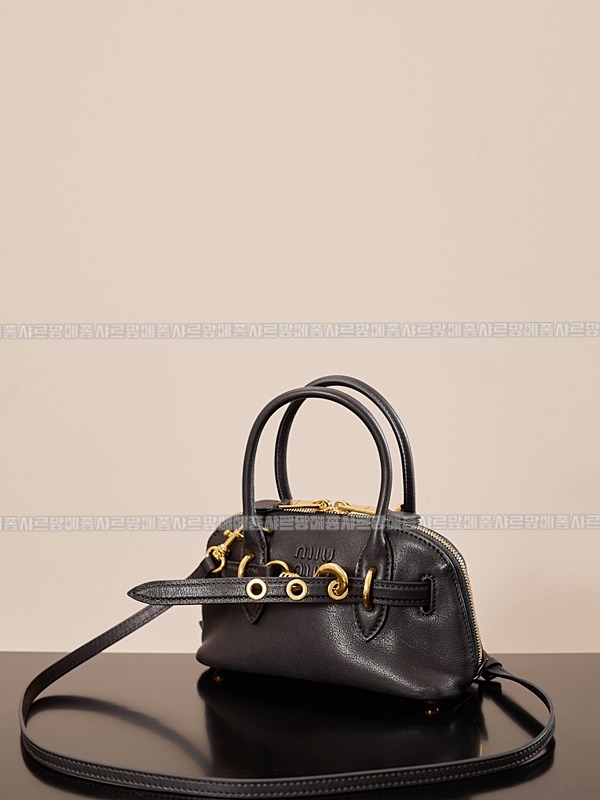 미우미우아방뛰르나파가죽백  20260316-134516-004루.jpg