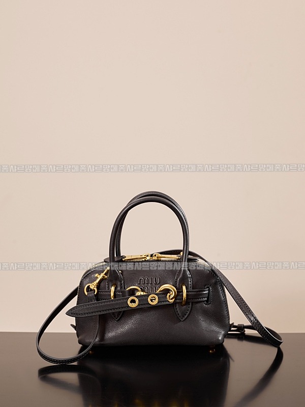 미우미우아방뛰르나파가죽백  20260316-134516-006루.jpg