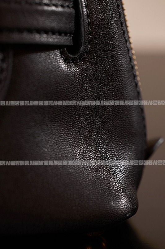 미우미우아방뛰르나파가죽백  20260316-134519-016루.jpg