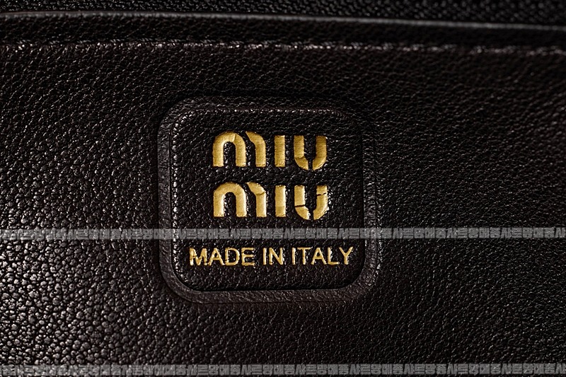 미우미우아방뛰르나파가죽백  20260316-134520-022루.jpg