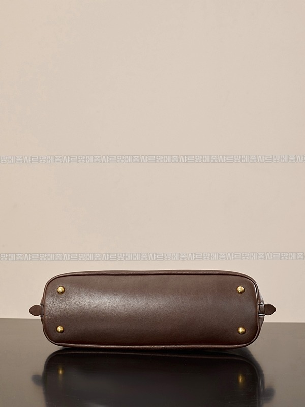 미우미우아방뛰르나파가죽백  20260316-142251-007루.jpg