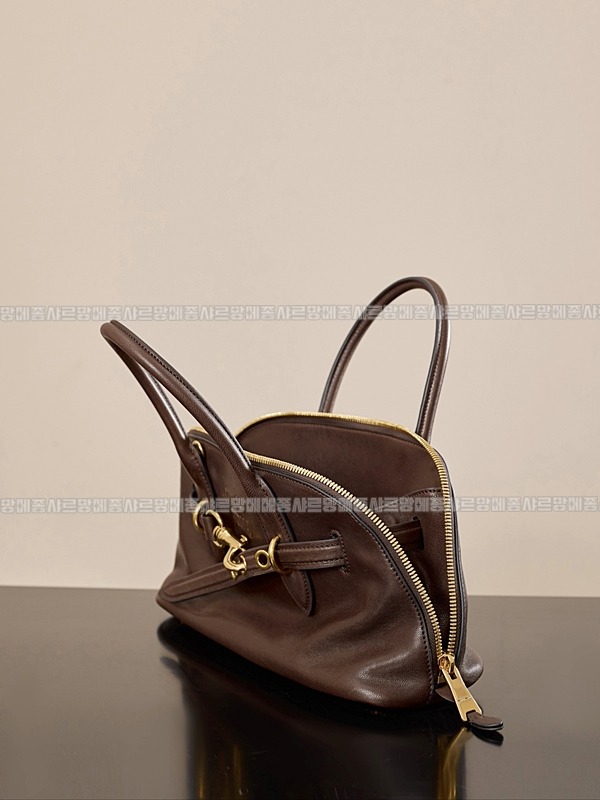 미우미우아방뛰르나파가죽백  20260316-142251-009루.jpg