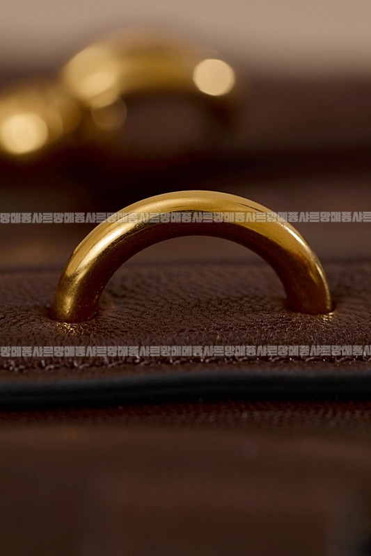 미우미우아방뛰르나파가죽백  20260316-142252-015루.jpg