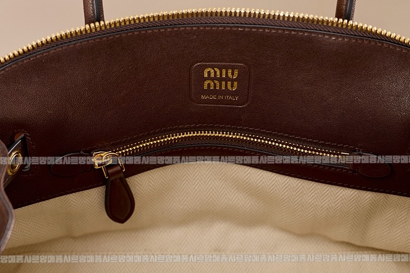 미우미우아방뛰르나파가죽백  20260316-142253-021루.jpg