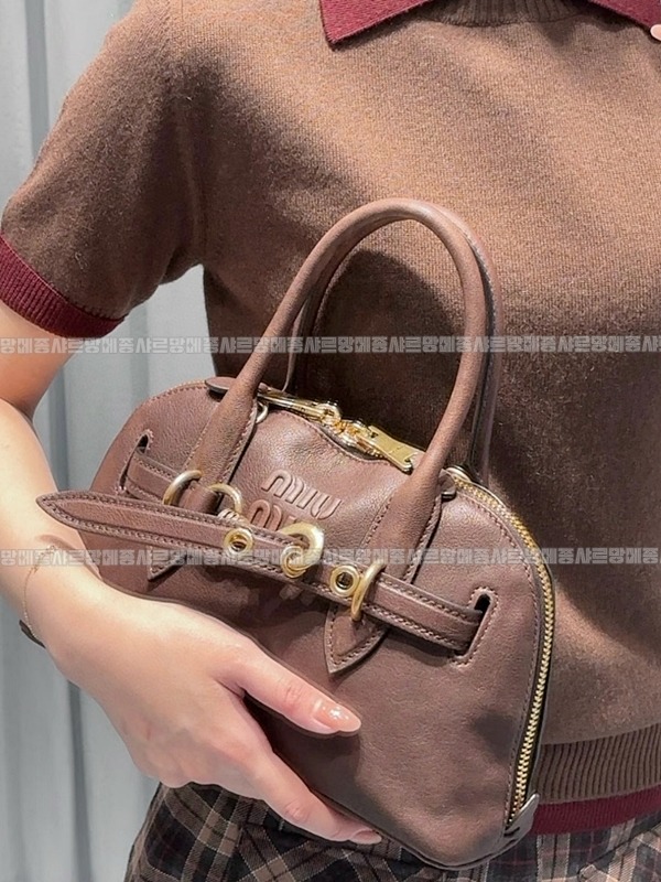 미우미우아방뛰르나파가죽백  20260316-142613-026루.jpg