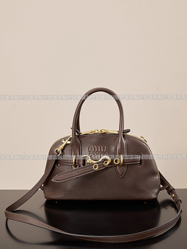 미우미우아방뛰르나파가죽백  20260316-142609-001루.jpg