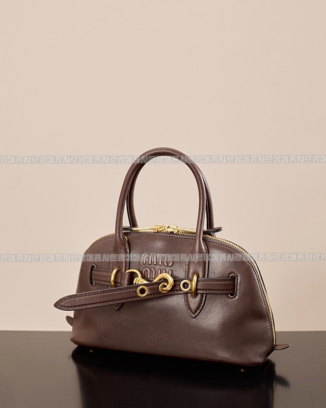 미우미우아방뛰르나파가죽백  20260316-142610-006루.jpg