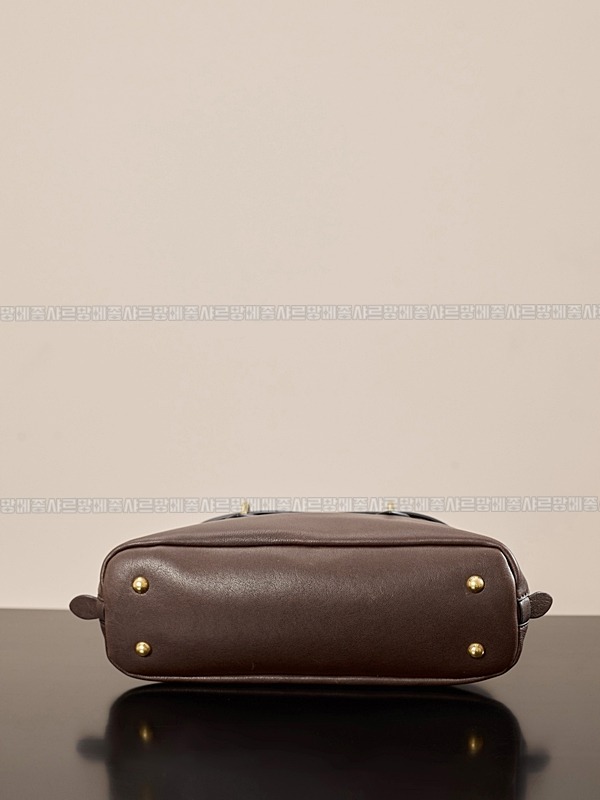 미우미우아방뛰르나파가죽백  20260316-142610-007루.jpg