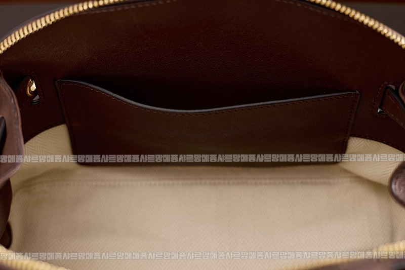 미우미우아방뛰르나파가죽백  20260316-142611-011루.jpg