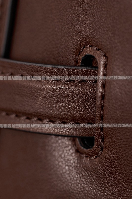 미우미우아방뛰르나파가죽백  20260316-142612-018루.jpg