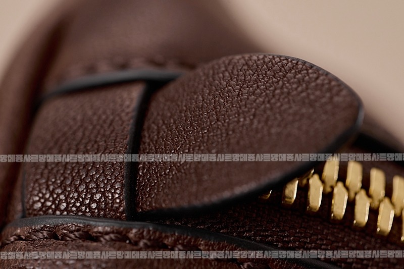 미우미우아방뛰르나파가죽백  20260316-142613-021루.jpg