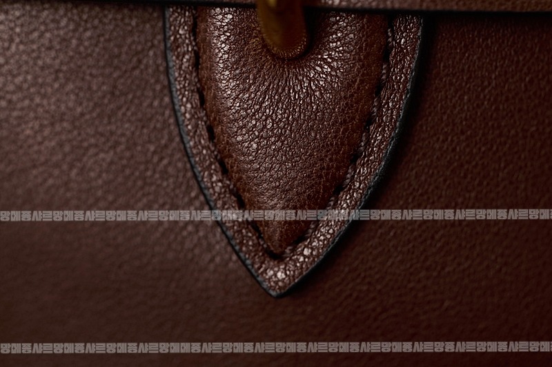 미우미우아방뛰르나파가죽백  20260316-142613-024루.jpg