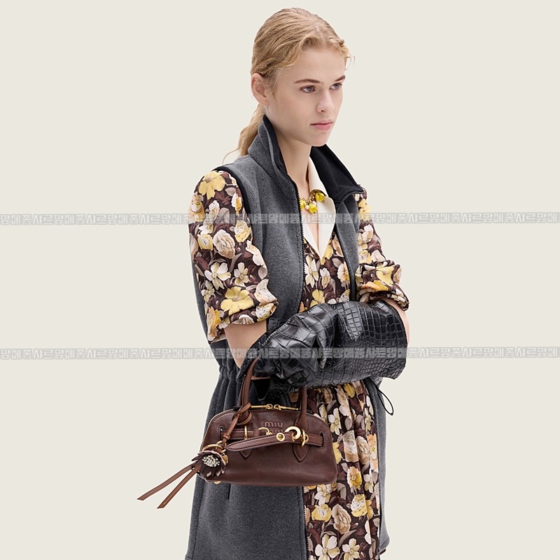 미우미우아방뛰르나파가죽백  20260316-142922-023루.jpg