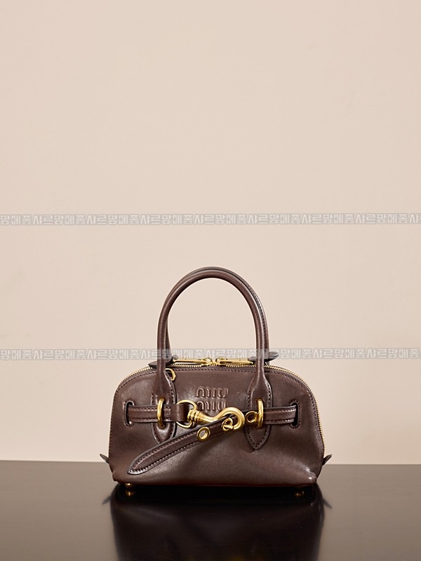 미우미우아방뛰르나파가죽백  20260316-142919-001루.jpg