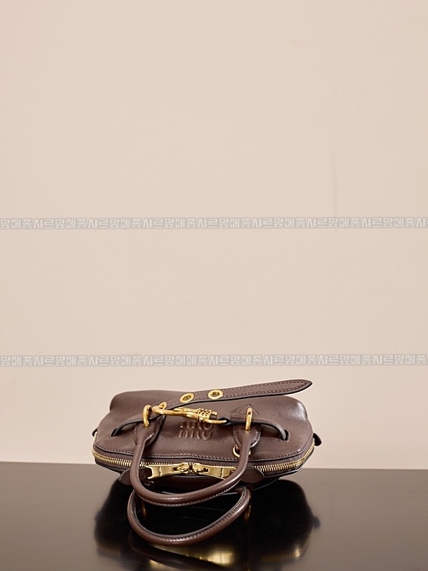 미우미우아방뛰르나파가죽백  20260316-142920-009루.jpg