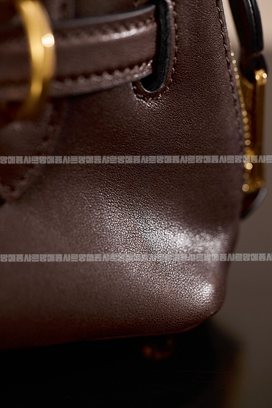 미우미우아방뛰르나파가죽백  20260316-142920-011루.jpg