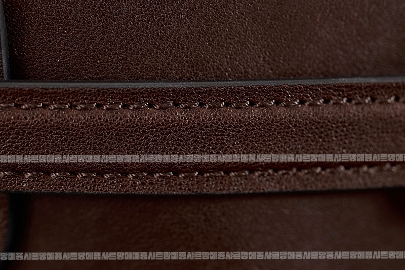 미우미우아방뛰르나파가죽백  20260316-142921-017루.jpg