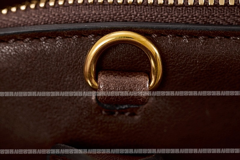 미우미우아방뛰르나파가죽백  20260316-142922-019루.jpg