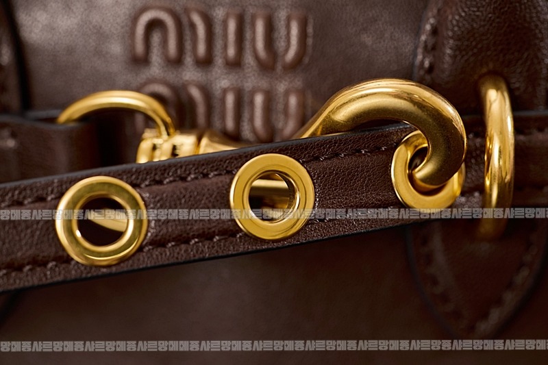 미우미우아방뛰르나파가죽백  20260316-142921-018루.jpg