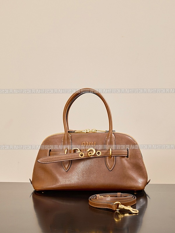 미우미우아방뛰르나파가죽백  20260316-143903-001루.jpg