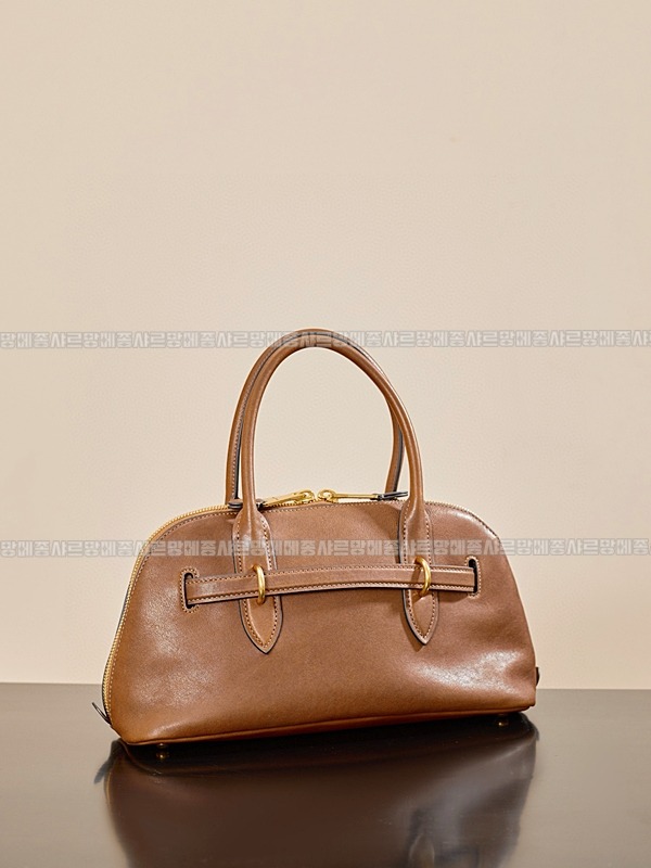 미우미우아방뛰르나파가죽백  20260316-143904-005루.jpg