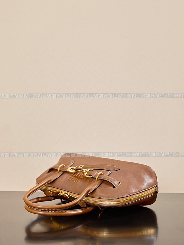 미우미우아방뛰르나파가죽백  20260316-143904-007루.jpg