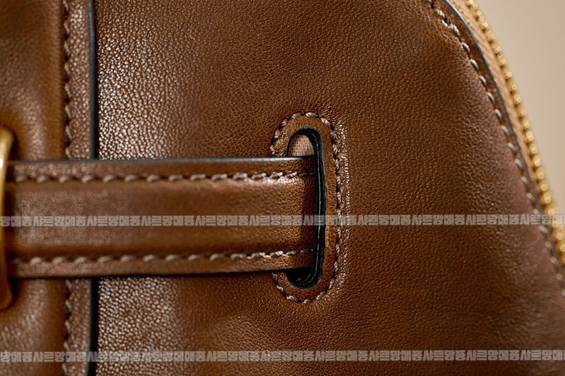 미우미우아방뛰르나파가죽백  20260316-143908-014루.jpg