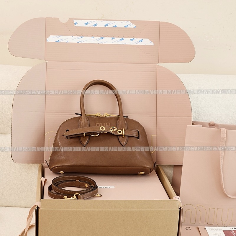 미우미우아방뛰르나파가죽백  20260316-144234-029루.jpg