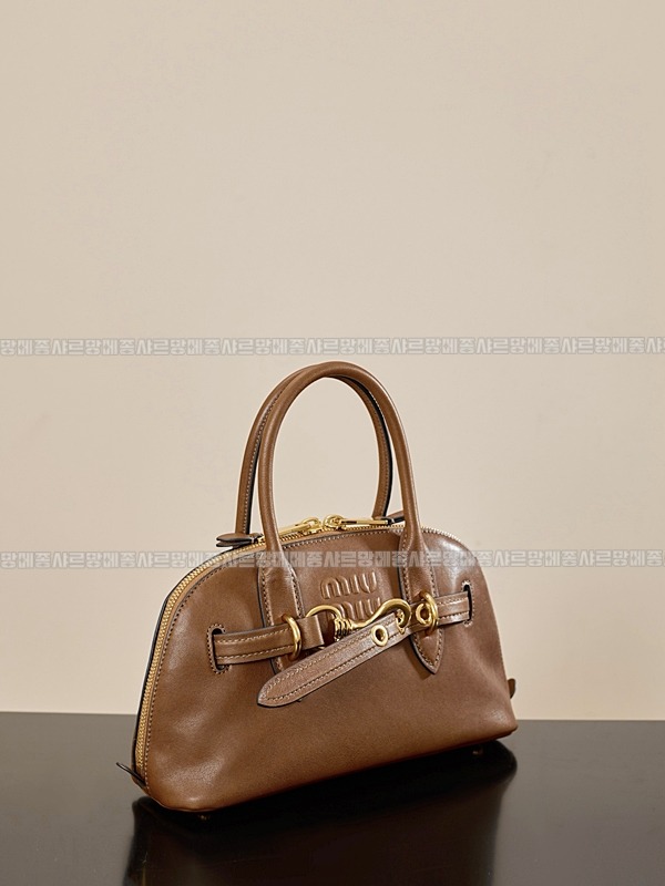 미우미우아방뛰르나파가죽백  20260316-144230-005루.jpg