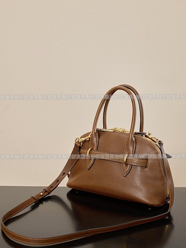 미우미우아방뛰르나파가죽백  20260316-144230-006루.jpg