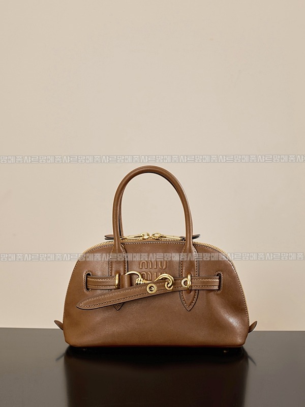 미우미우아방뛰르나파가죽백  20260316-144229-003루.jpg