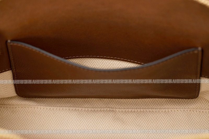 미우미우아방뛰르나파가죽백  20260316-144231-012루.jpg