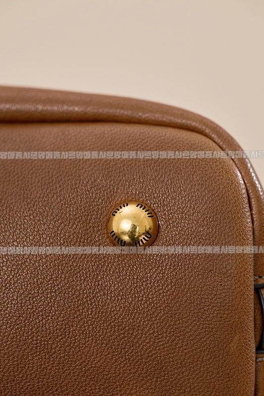 미우미우아방뛰르나파가죽백  20260316-144232-018루.jpg