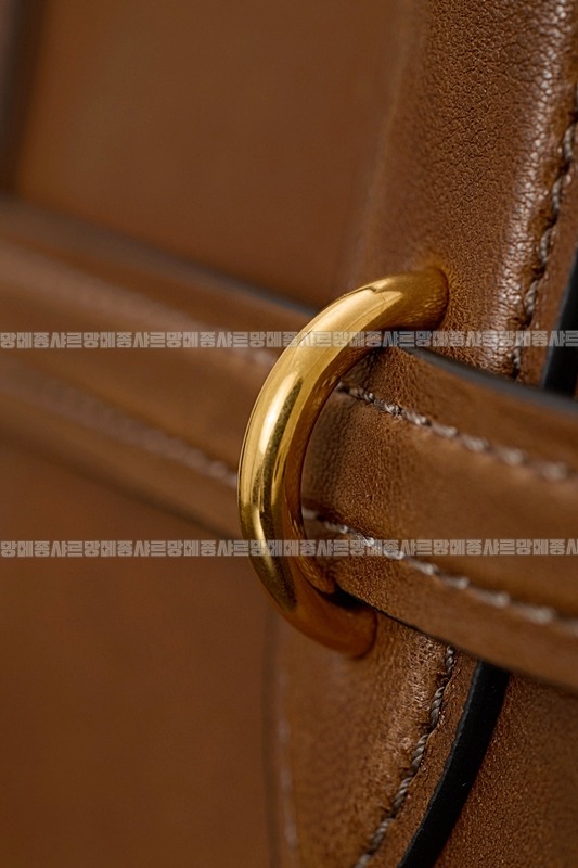 미우미우아방뛰르나파가죽백  20260316-144233-021루.jpg