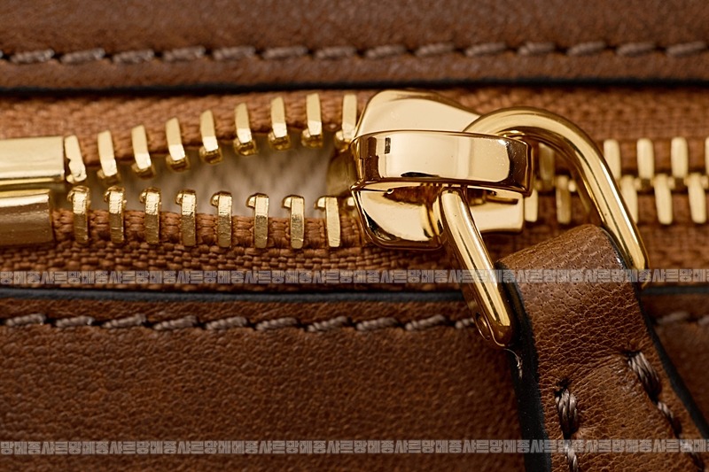 미우미우아방뛰르나파가죽백  20260316-144233-023루.jpg