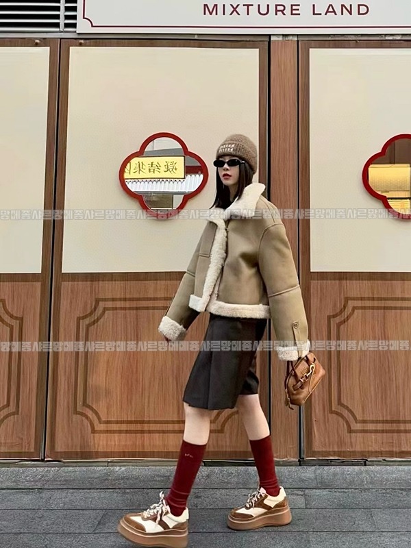 미우미우아방뛰르나파가죽백  20260316-144523-025루.jpg