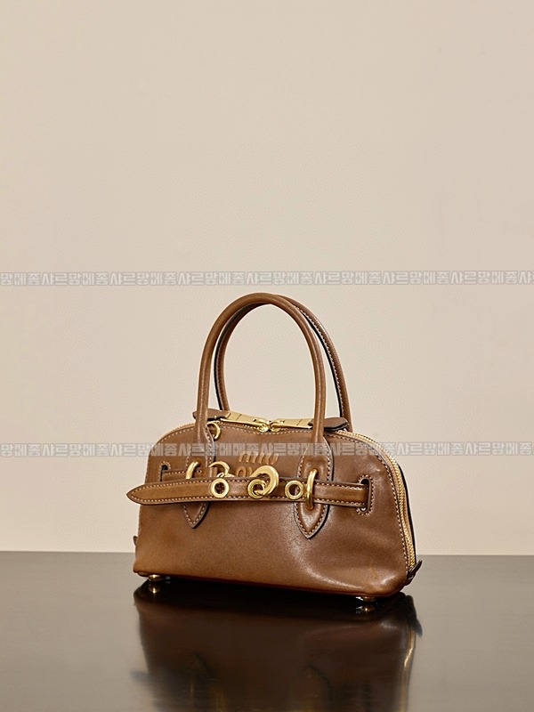 미우미우아방뛰르나파가죽백  20260316-144519-003루.jpg