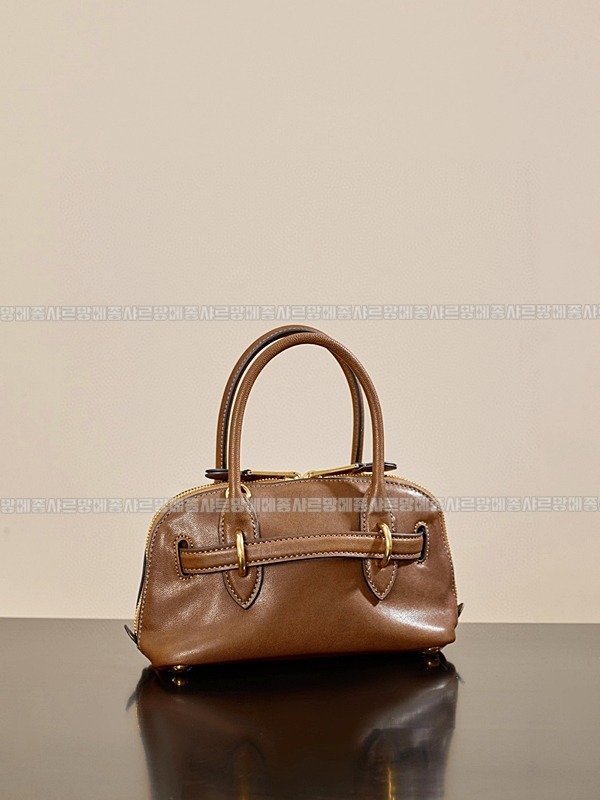 미우미우아방뛰르나파가죽백  20260316-144519-006루.jpg