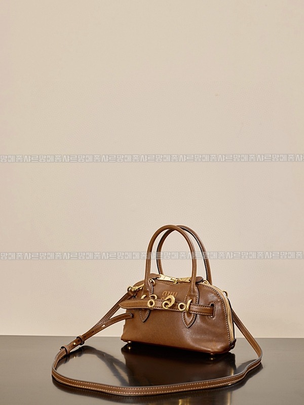 미우미우아방뛰르나파가죽백  20260316-144519-004루.jpg