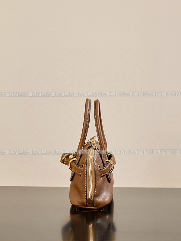 미우미우아방뛰르나파가죽백  20260316-144519-007루.jpg