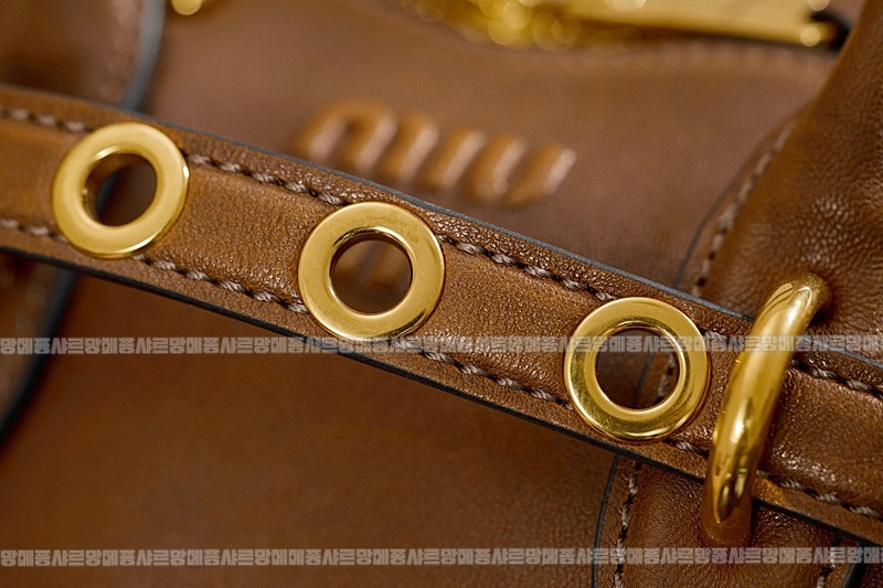 미우미우아방뛰르나파가죽백  20260316-144520-010루.jpg