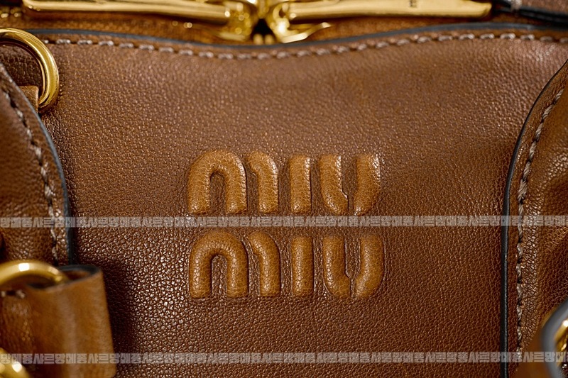 미우미우아방뛰르나파가죽백  20260316-144520-013루.jpg