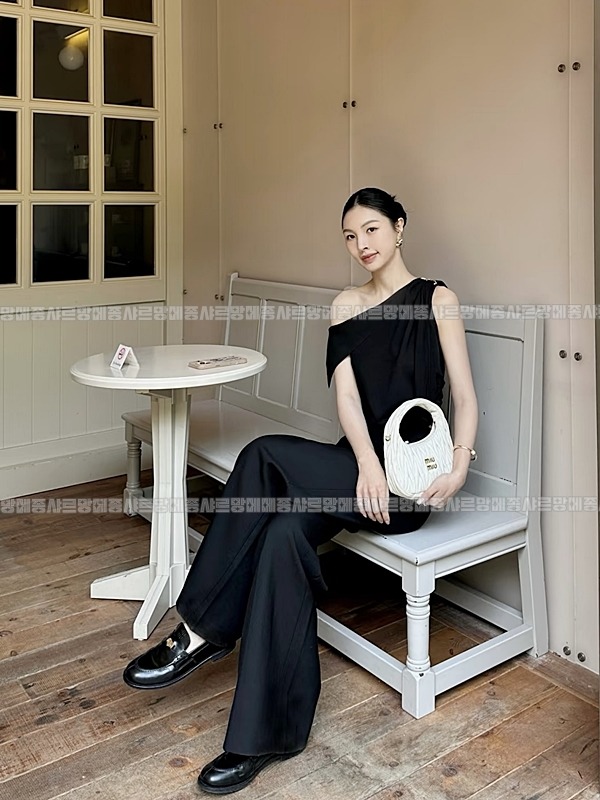 미우미우완더마테라세나파가죽호보백  20260316-150723-024루.jpg