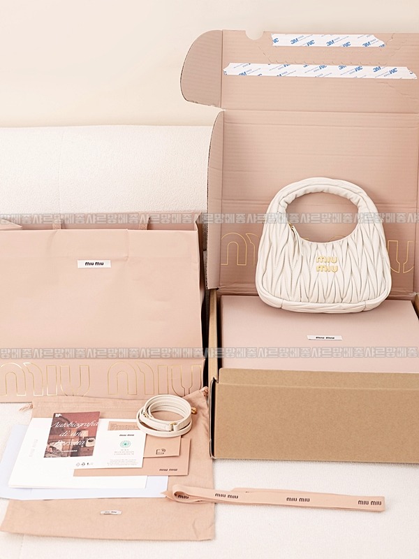 미우미우완더마테라세나파가죽호보백  20260316-150723-027루.jpg