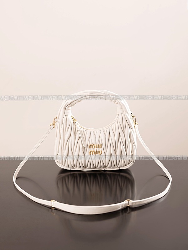 미우미우완더마테라세나파가죽호보백  20260316-150720-004루.jpg