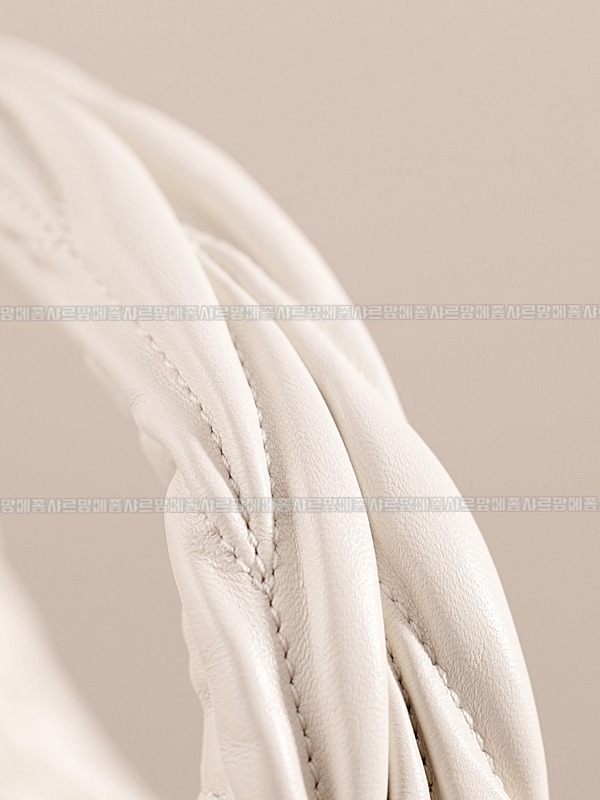 미우미우완더마테라세나파가죽호보백  20260316-150722-013루.jpg