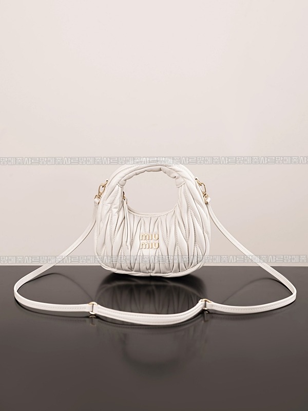 미우미우완더마테라세나파가죽호보백  20260316-153710-001루.jpg