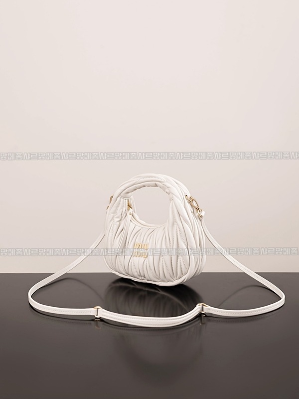 미우미우완더마테라세나파가죽호보백  20260316-153710-002루.jpg